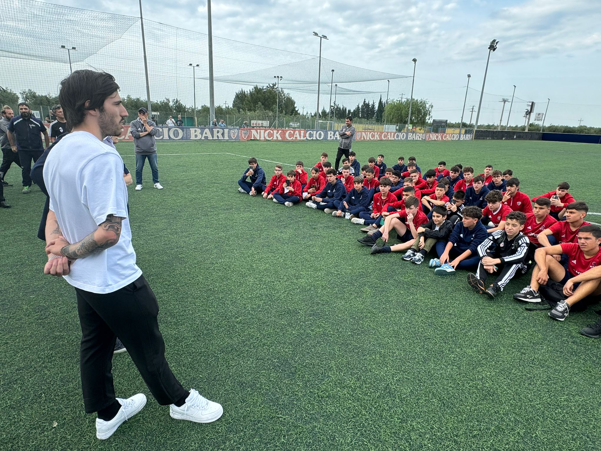 Sandro Tonali alla Nick Bari